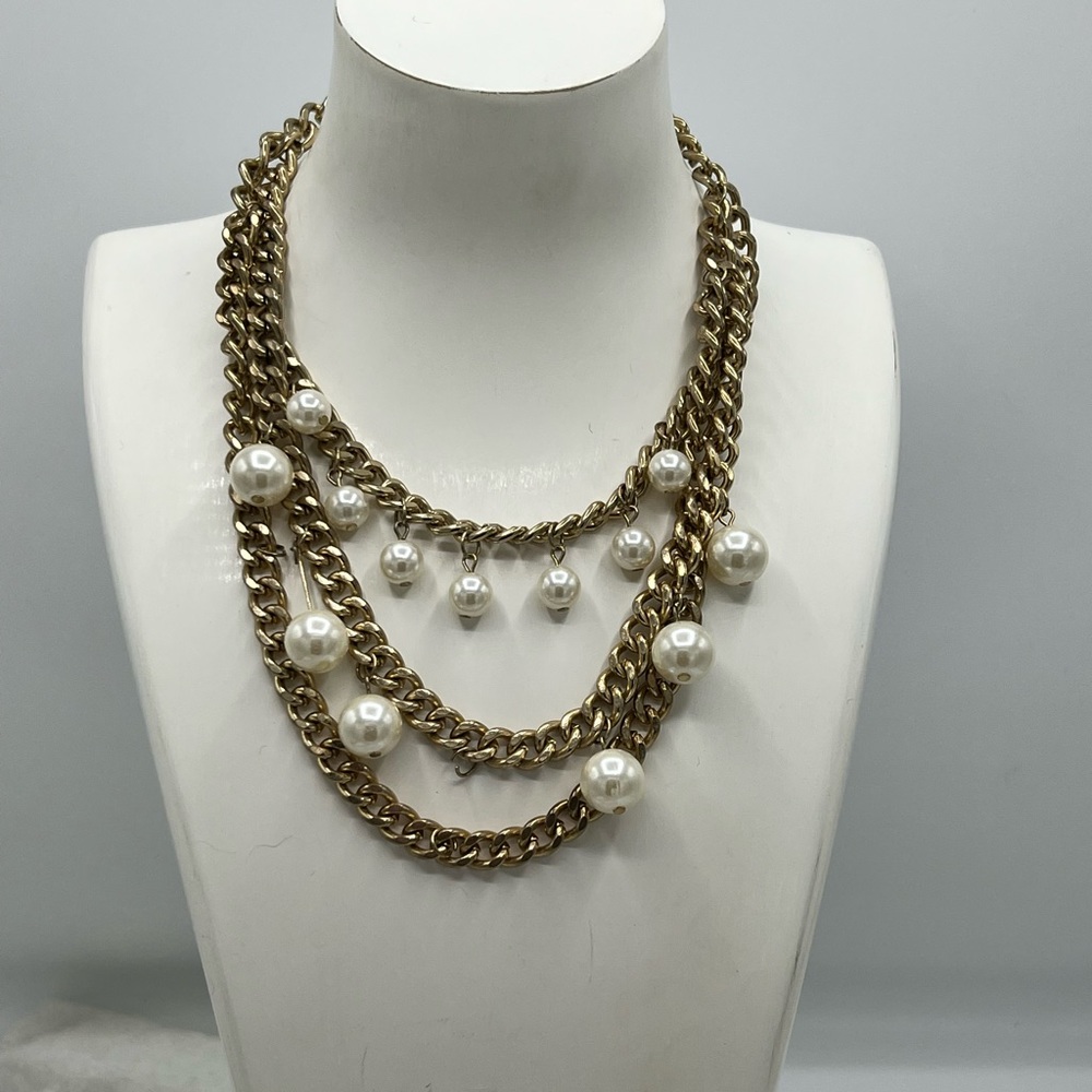 ✔️Gold Triple Chunky Chain Necklace with Various Sized Hanging Pearls - Picture 8 of 16